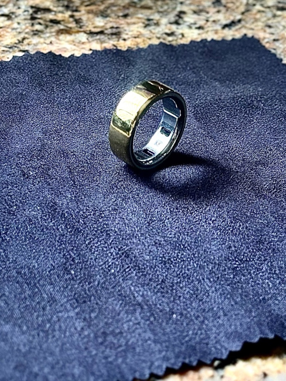 Oura Ring Gen 4 – Gold Size 8